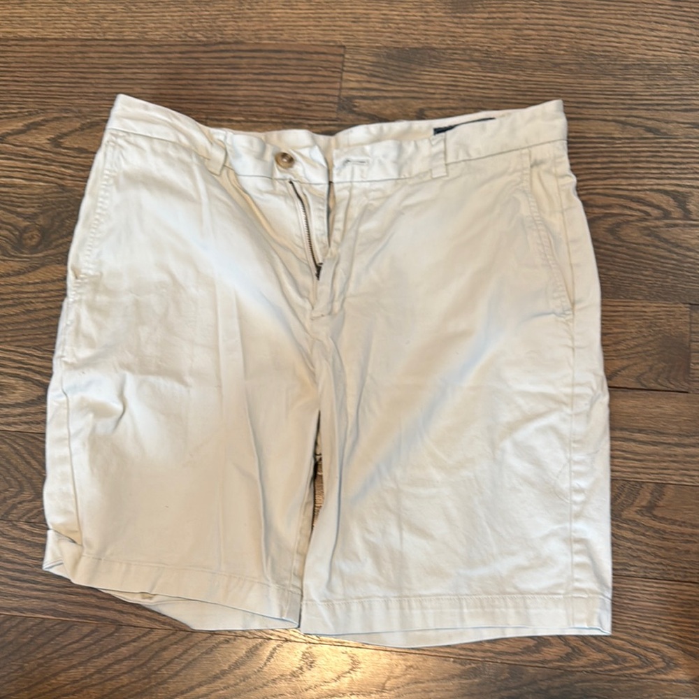 Vineyard Vines Cream Flat Front Shorts